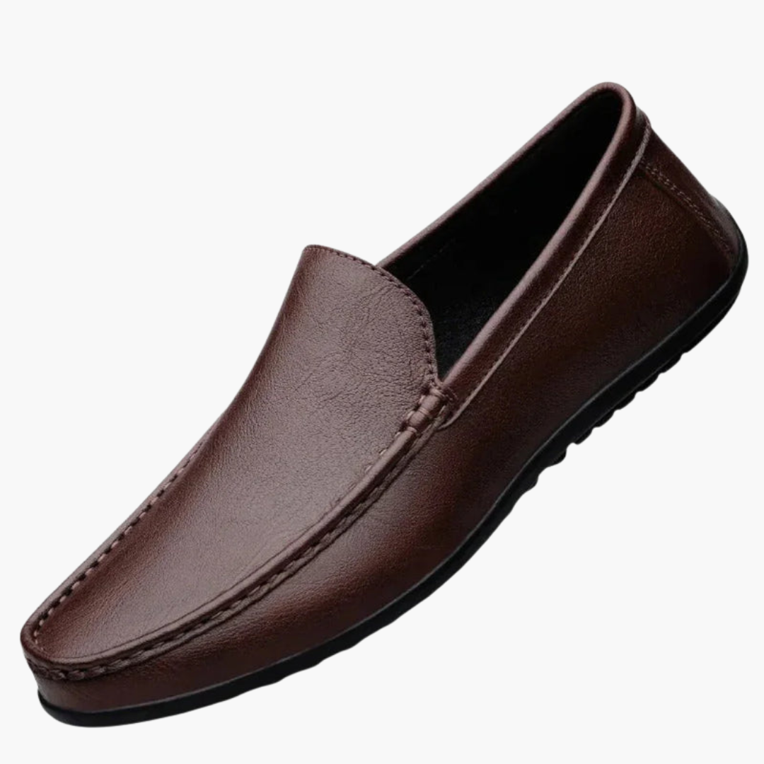 Slip-on men's moccasins, low cut and flexible sole