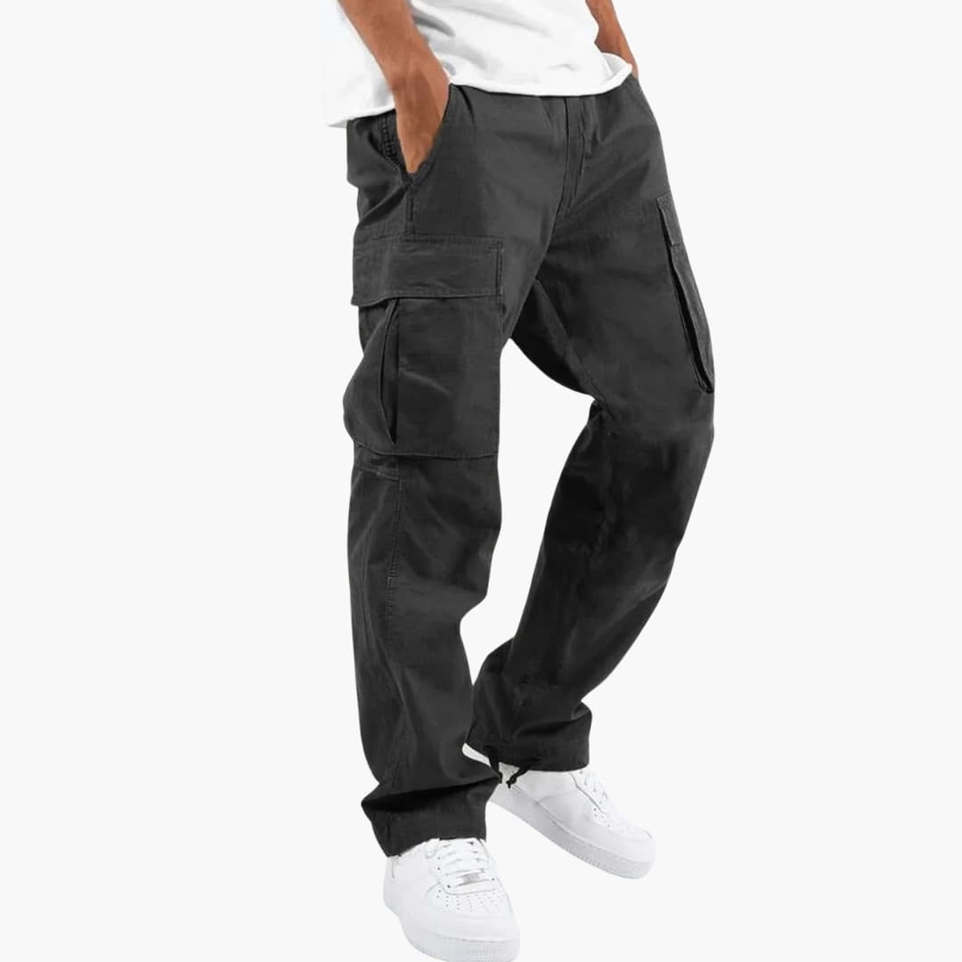 Men's cargo pants with multiple pockets and fitted waist