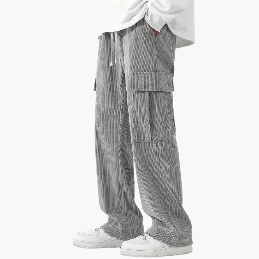 Men's cargo pants in corduroy with loose fit