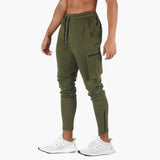 Men's pants with tapered legs and side pockets