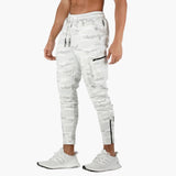 Men's pants with tapered legs and side pockets