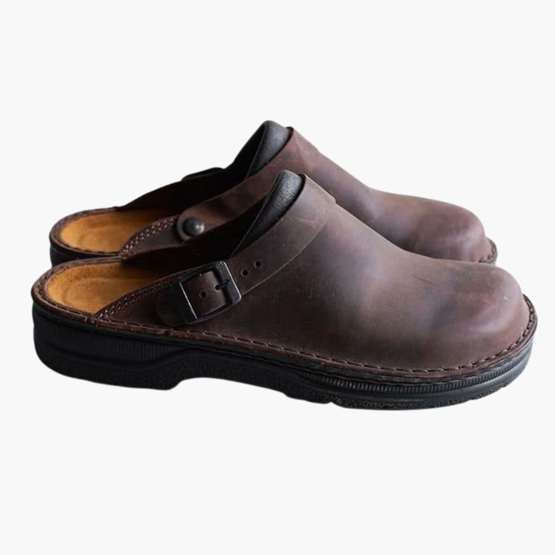 Men's slip-on clogs with adjustable strap