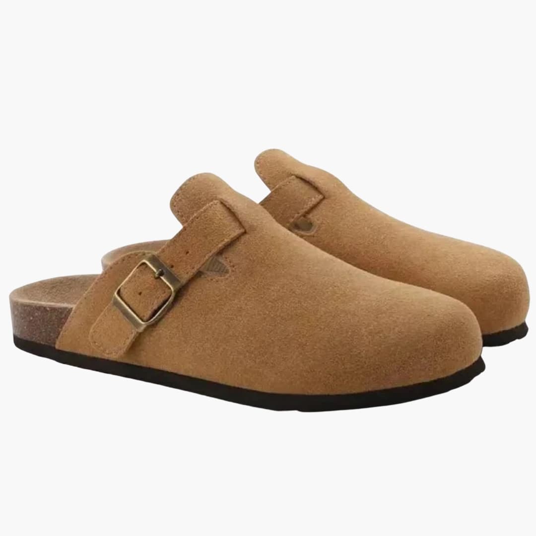 Men's slip-on clogs with adjustable strap and closed toe