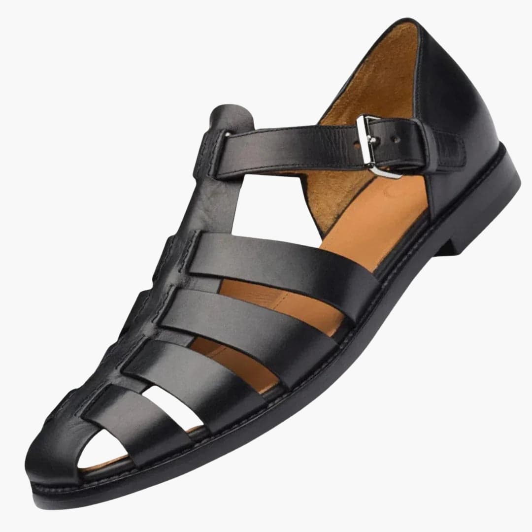 Men's sandals with adjustable straps and buckles