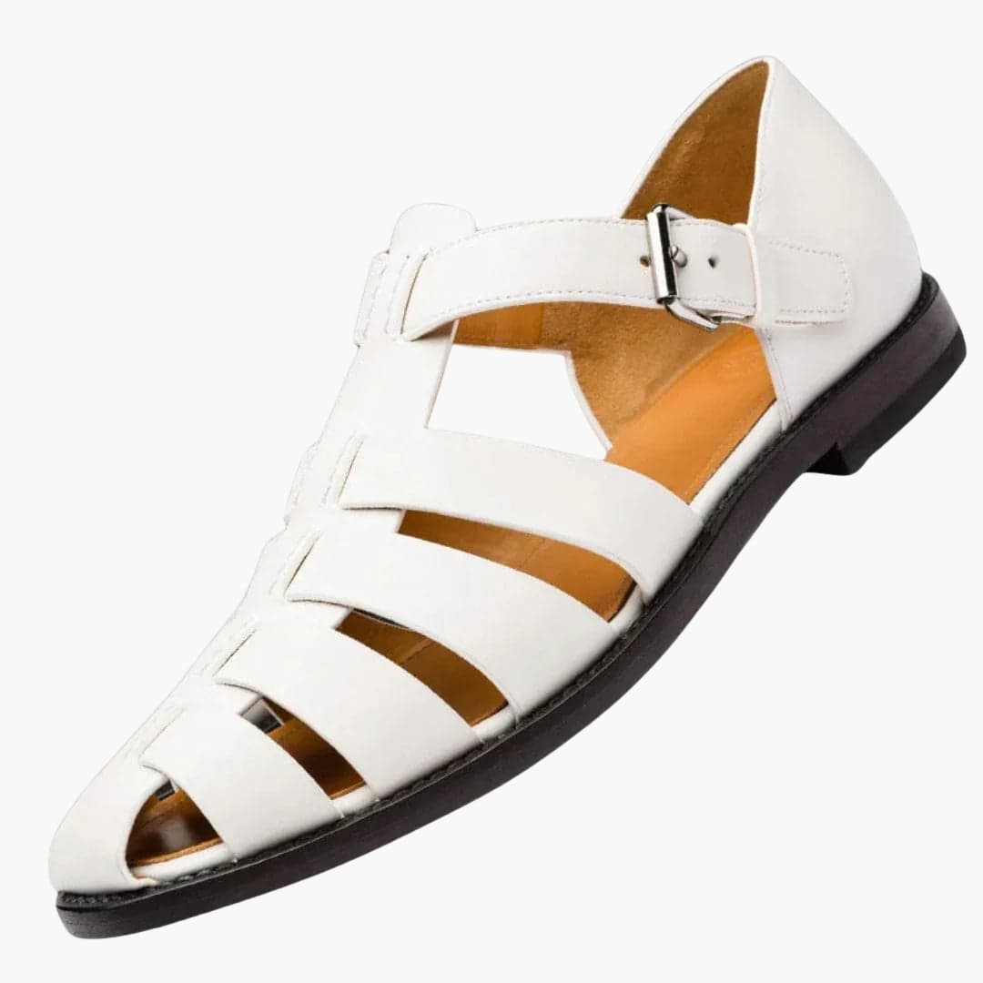 Men's sandals with adjustable straps and buckles